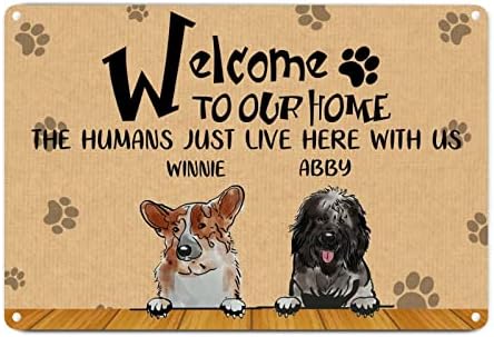 Име На Сопствени Кучиња Алиојоит Добредојдовте Во Нашиот Дом Луѓето Овде Со Нас Смешен Метален Знак За Куче Метален Постер Гроздобер Закачалка