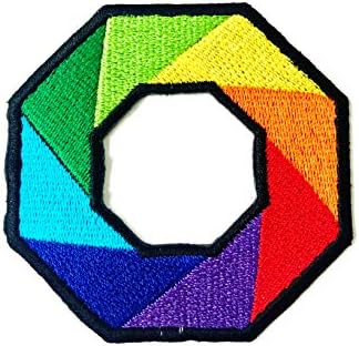 Октагон Виножито ЛГБТ Loveубовно лого извезено шиење на железо на лепенка за облека со фармерки со ранец и др.