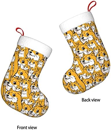 Божиќни чорапи на Аугенстер Смешни цртани филмови Шиба Ину се соочува со двострано камин што виси чорапи