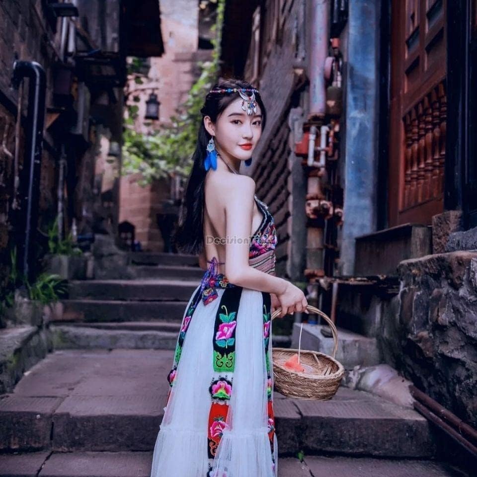 Кинески национален стил Миао Националноста облечена Обична туристичка облека гроздобер везови жени врвни+здолништа+појас