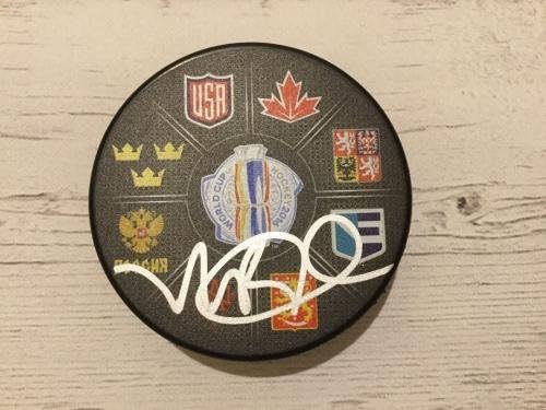 Мајк Бабкок Потпиша Тим Канада Светското Првенство Во Хокеј Пак Бекет БАС КОАВА-Автограм Олимписки Пакови