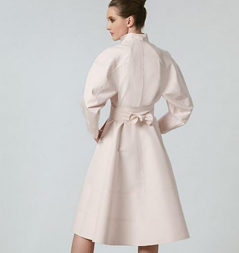 Модели на Vogue v1239 го промаши фустанот и појасот, големината ЕЕ