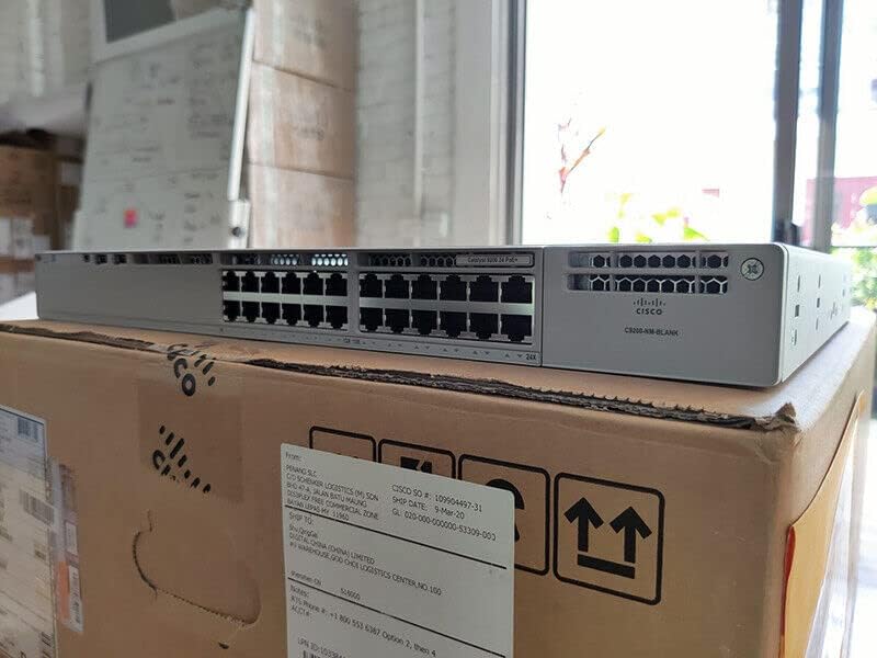 C9300-24P-A Cisco Switch 24 порти POE+, мрежна предност