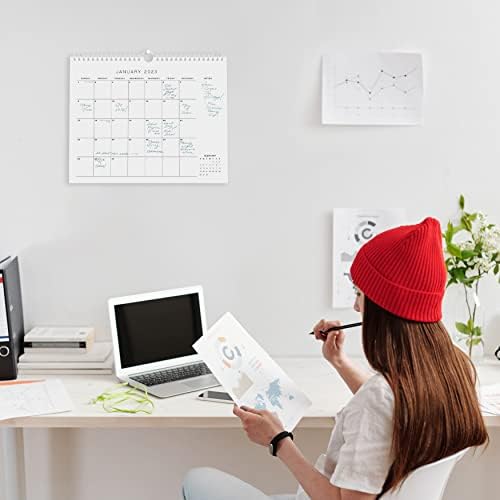 Поедноставен wallиден календар - работи од јануари 2023 година до јули 2024 година - Минималистички месечен календар за лесно планирање