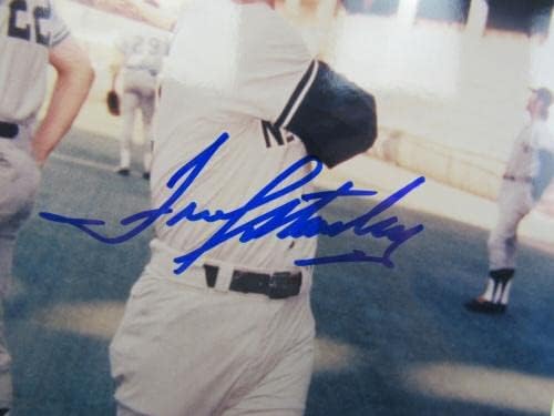 Фред Стенли потпиша автоматски автограм 8x10 Фото II - Автограмирани фотографии од MLB