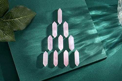 Пакет од 10 парчиња розови кварц кристали шетаат камења и 10 парчиња роза кварц кристали срцеви камења заздравувачки скапоцени камења