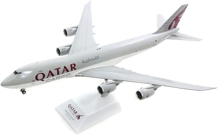 JC Wings Qatar Cargo за Boeing 747-8F A7-BGB со Stand Limited Edition 1/200 Diecast Aircraft претходно изграден модел