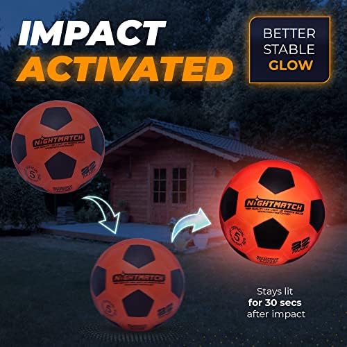 Кошмач осветли LED фудбалска топка - Официјална големина 5 - Дополнителна пумпа и батерии - Совршен сјај во темната фудбалска топка со резервни