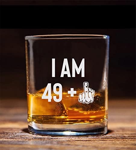 QPTADesignGift Јас Сум 49 + Среден Прст Виски Стакло-Виски Стакло Гравирани-50-ти Роденден-Смешни Роденден Претворајќи 50-Ти-Татковци Ден