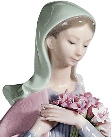 Ладрија нашата дама со фигура на цвеќиња. Фигура на порцеланска девица Марија.