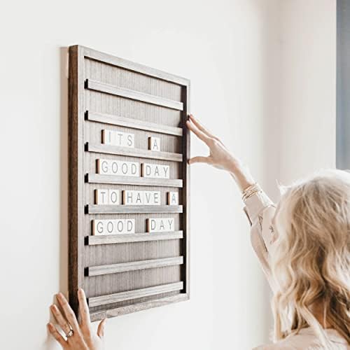 Дрвена табла за пораки на букви од дрвени плочки од дрвени плочки и пакет со премија, 23,6 x 17,7 дрвена табла со пораки со 122 букви и броеви,