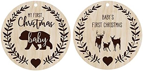Ambesonne Божиќно дрвен дрвен украс сет од 2, ирваси и мама мечка кои слават Божиќ, од занаети од иверица од дрва од дрво од дрво за одмори
