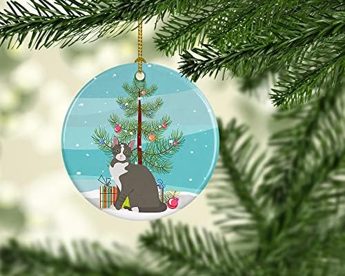 Богатства на Каролина CK4749CO1 Бразилски Шортаир Мачка Среќен Божиќен керамички украс, украси за новогодишни елки, виси украс за Божиќ,