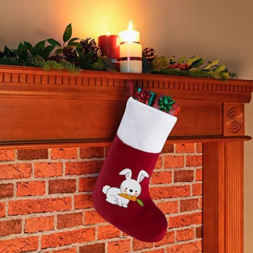 Зајак Божиќ виси чорапи за порибување за Божиќно дрво за одмор дома