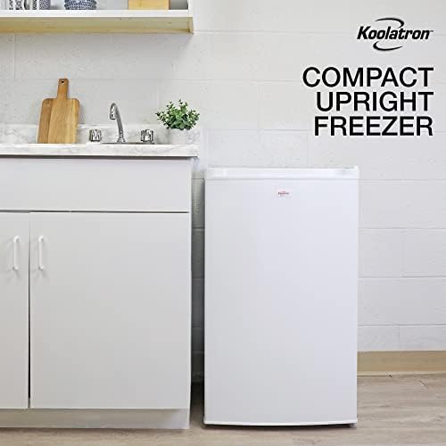 Компактниот исправен замрзнувач Koolatron, 3,1 Cu FT, бел, рачен дизајн на одмрзнување, рамен заштеда на простор, реверзибилна врата, 3