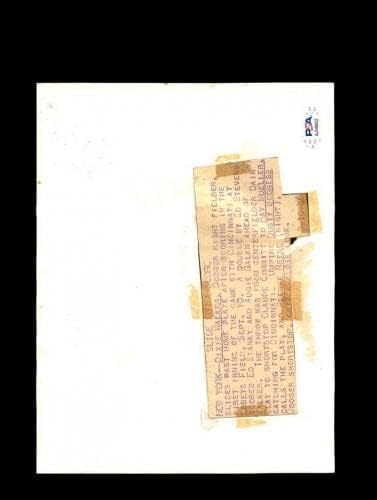 Pee Wee Reese PSA DNA потпиша 7x9 оригинална жица од 1946 година Фото Доџерс Автограм - Автограмирани фотографии од MLB