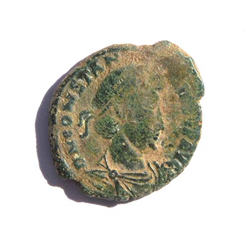 ИТ 4 век од н.е., Константин Втори римски император 337 до 361 година од н.е. Војник, кој се потпира паднат варварски коњаник 40