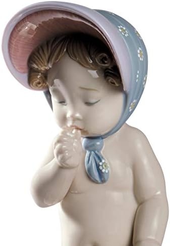Девојка lladró со фигура на хауба. Порцеланска фигура за бебиња.
