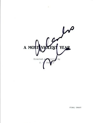 Алесандро Нивола потпиша автограмирано најнасилна година филмска скрипта COA VD