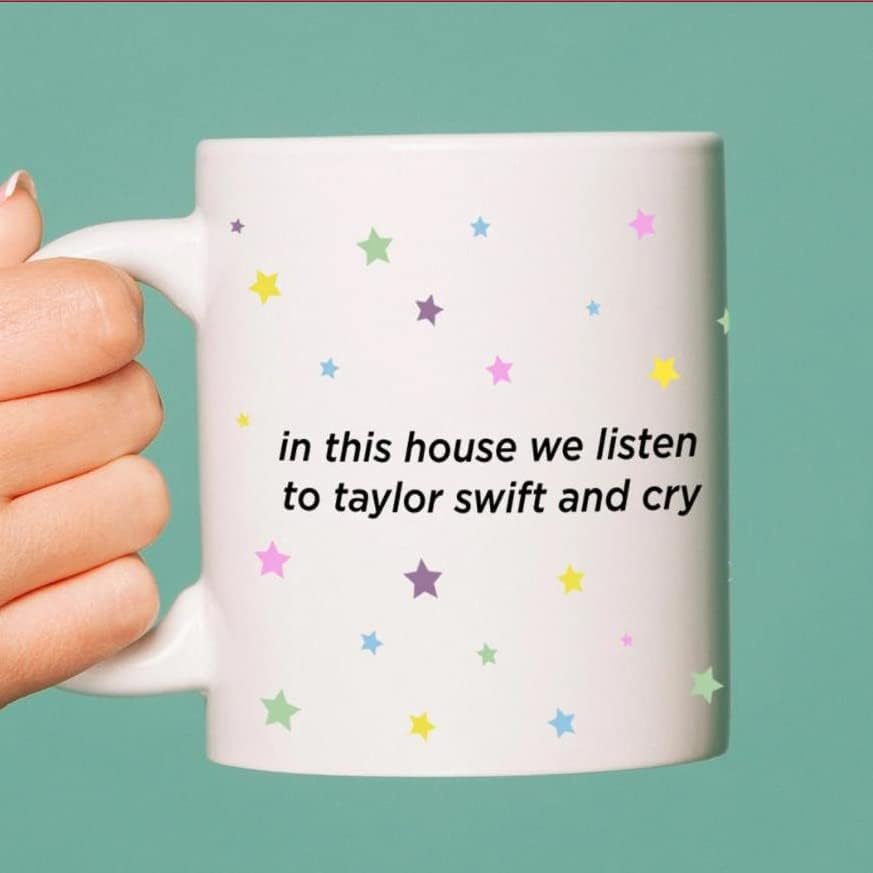 Новости чаши за кафе во оваа куќа ги слушаме Тејлор и плаче 11 унца, керамичко кафе, керамички чаша со висок степен на одличен подарок за