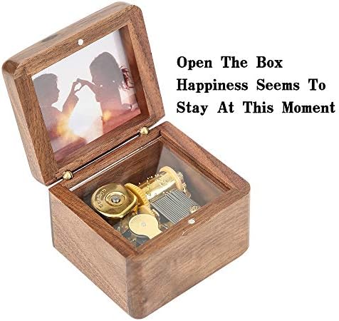 Природна дрвена музичка кутија со прилагодливи фотографии ветер музичка кутија за пријатели, сопружник, деца